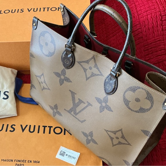 LOUIS VUITTON On The Go GM Large Monogram Tote w Original Dustbag and Bag - Picture 2 of 16